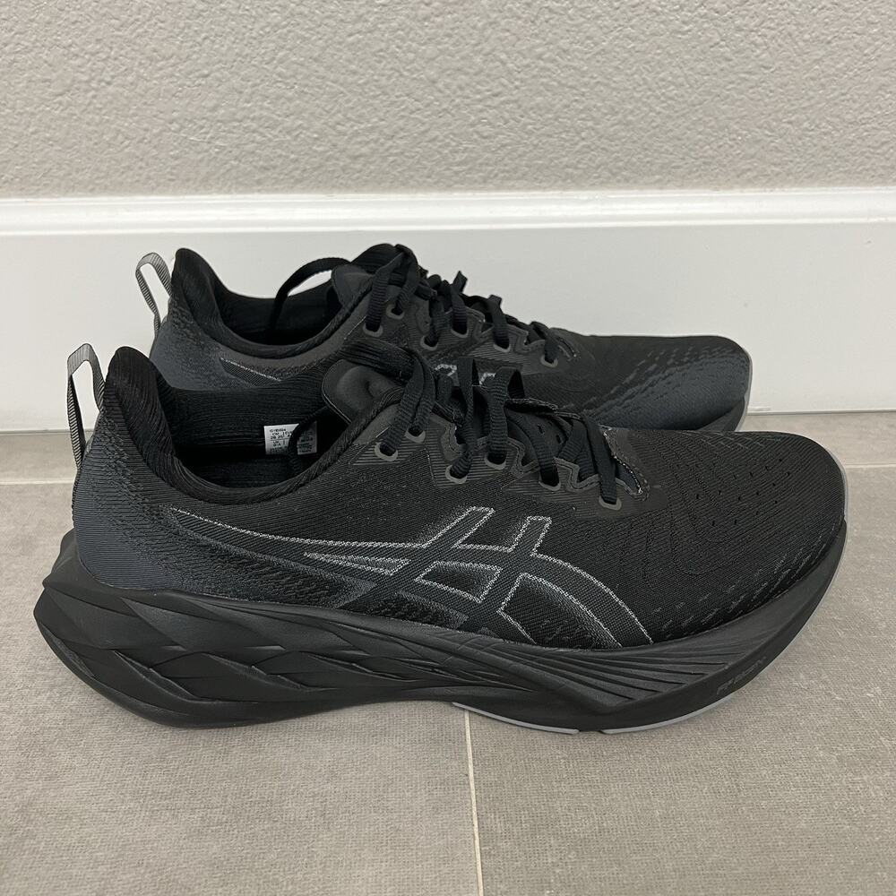 ASICS Novablast 4 Mens Size 10.5 Wide Black Athletic Running Shoes 1011B694